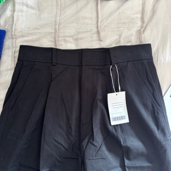 Everlane Pants Size 14 - The Draper Tapered Pant in Buttersmooth Black - Picture 3 of 6